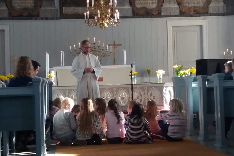 Barn i kyrkan